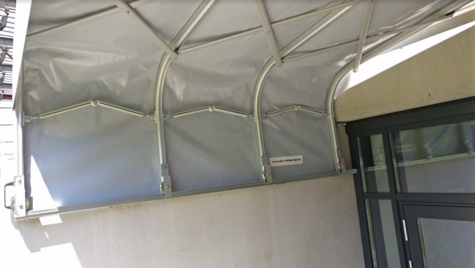 faltbare Überdachung für Treppenaufgang